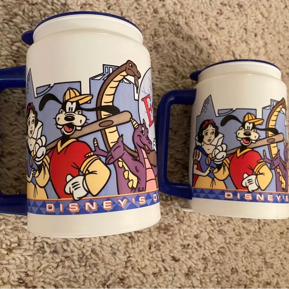 Walt Disney World Epcot Souvenir Refillable Mug- Mixed Disney Characters -EUC - Picture 2 of 8